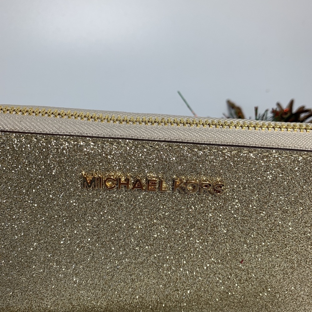 Michael Kors Giftables Glitter Large Phone Wallet - Picture 2 of 7